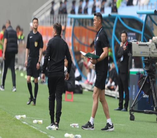 他曾在中甲任職多年都未成功，如今來魯能挑大梁，卻為何小有成就