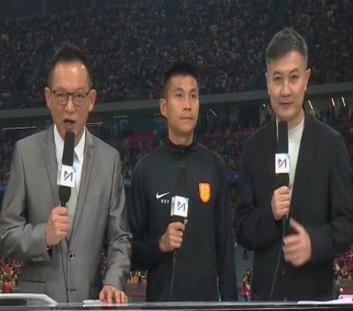 黃希揚：想對現(xiàn)場重慶球迷說一聲感謝，此情此景讓我腳有點癢