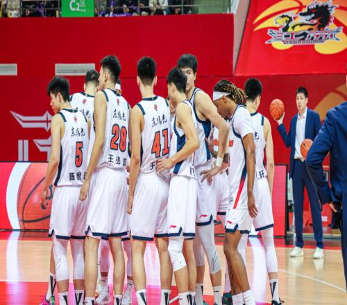 CBA排名：榜首之爭(zhēng)進(jìn)入白熱化，深圳山東強(qiáng)勢(shì)反彈，廣東前三不保