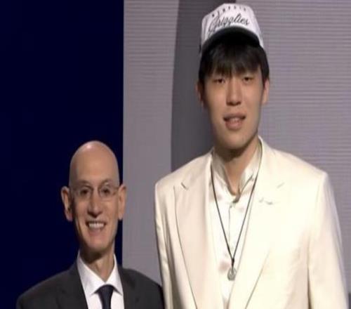 Shams談震驚的選秀時刻：開拓者選楊瀚森，太陽選卡梅隆約翰遜