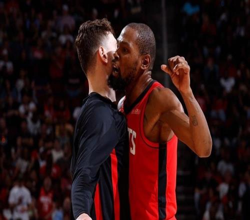 火箭隊開竅了烏度卡變陣，14記三分大勝對手！賽季完成橫掃