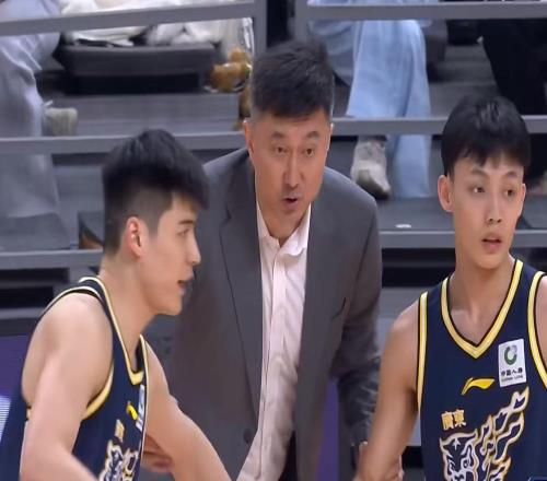 擠走陳家政！崔永熙復出廣東隊1勝2負，杜鋒強保杜潤旺慘遭質疑！