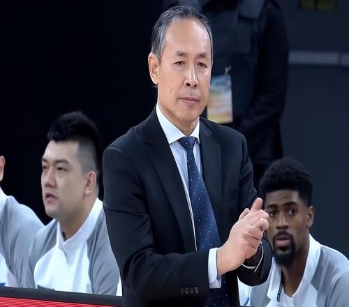 北京隊為何遭福建逆轉(zhuǎn)京媒京迷吵翻天，矛頭直指一人：膿包是你