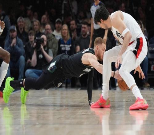 楊瀚森第36場缺席！開拓者拒森林狼18分逆轉(zhuǎn)格蘭特26分獻制勝5分