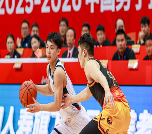 5戰(zhàn)3負廣東傳4壞消息！杜鋒連夜離隊，戰(zhàn)上海要做好輸40分的準備