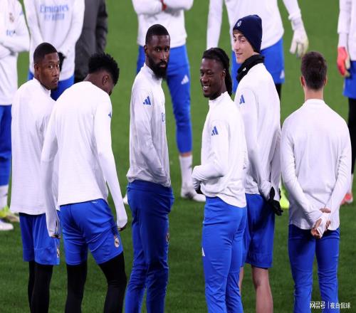 皇馬中場洗牌！卡馬文加標(biāo)價5000萬歐，利物浦搶先出手