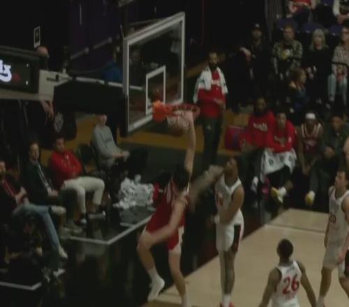 17+11！楊瀚森大帽富爾茨！這可是NBA狀元秀