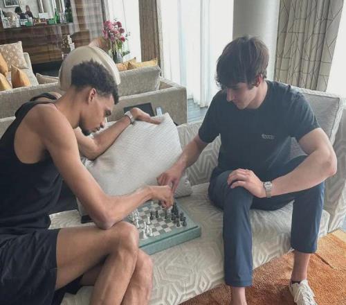 連場(chǎng)30+！隊(duì)史第一新秀！文班隊(duì)友被嚴(yán)重低估