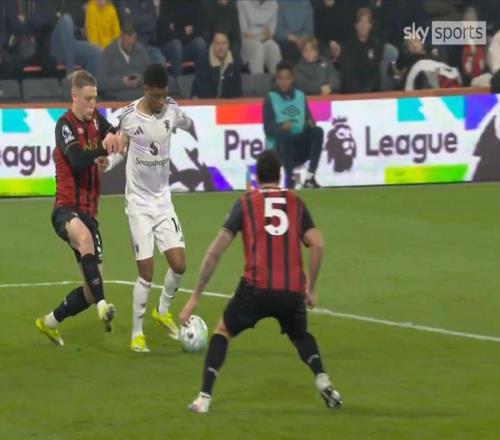 英超官方解釋阿馬德未獲點(diǎn)球原因！曼聯(lián)不服，卡里克怒斥必有誤判