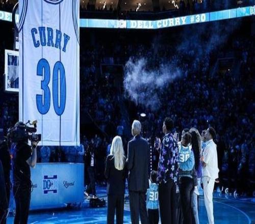 黃蜂退役老庫(kù)里球衣！庫(kù)里：這對(duì)他意義重大夏洛特是他的家