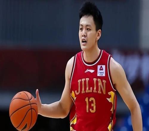 3場合計2分！遼寧備受期待之人持續(xù)低迷不該聯(lián)手