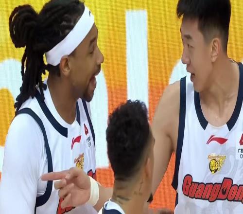 確認離隊！杜鋒沒有隨隊前往上海客場，廣東男籃有望更換主教練
