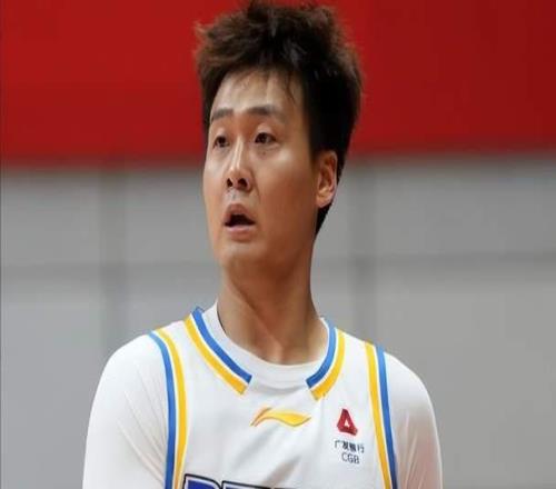 京遼大戰(zhàn)趙睿陳盈駿合砍52分10助攻，拯救的不是許利民而是周琦