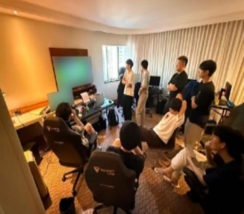 BLG分享選手動態(tài)：昨天賽后大家立刻回酒店開始備戰(zhàn)中，決賽加油