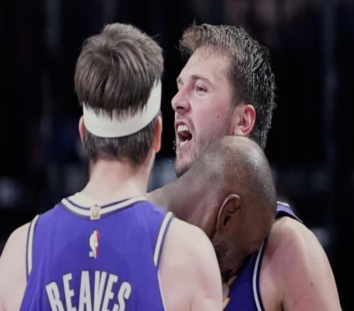 勝魔術(shù)！雷迪克解析絕殺，肯納德讓功，老詹展態(tài)度，東契奇談連勝