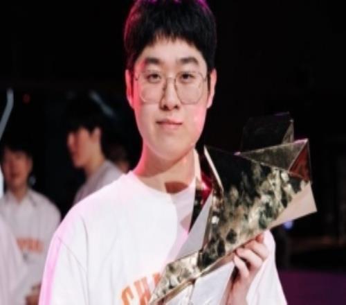 同時打入先鋒賽、MSI、S賽決賽的選手：ZeusPeanutCapsBLG四人