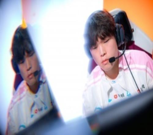 這才對味兒！Bin在B站上發(fā)文：有沒有可能，我是歷史第一上單！