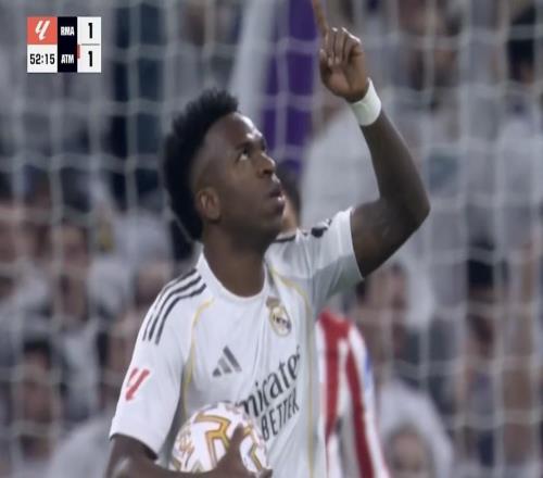 点球破门,维尼修斯第13次西甲对阵马竞首次取得进球