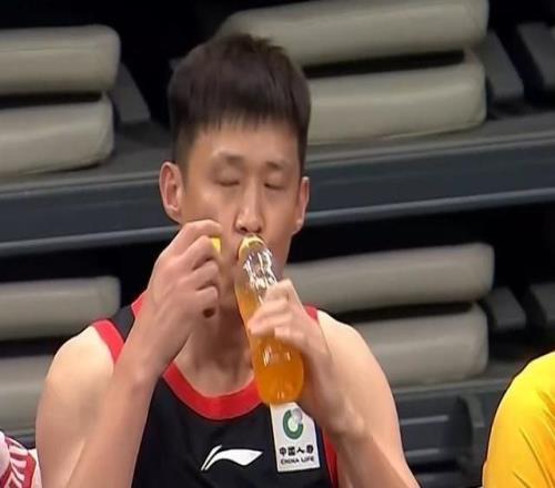 CBA最新排名：上海廣廈爭第一廣東前4不穩(wěn)中游球隊排名大亂