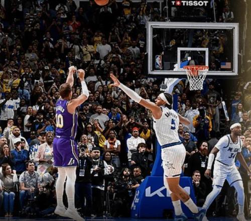 命中絕殺球，湖人還在贏球，他們已經(jīng)九連勝了，本賽季要奪冠