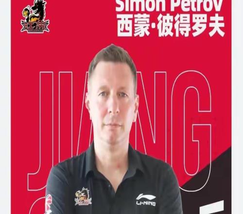 牛逼！先掀翻廣東隊(duì)，再將上屆冠軍拖入加時(shí)，這位助教啥來頭