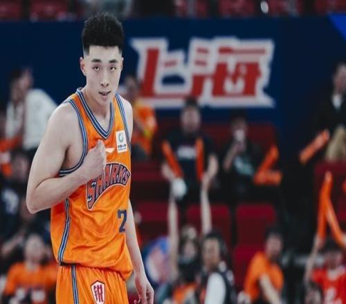 上海男籃輕取四川男籃本土新秀吳澤昊完成CBA職業首秀