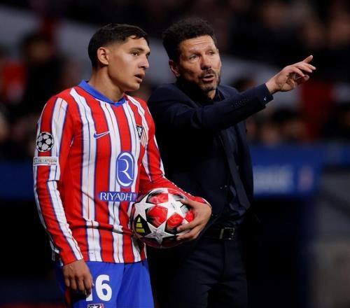 32！皇馬上演大逆轉(zhuǎn)，生擒馬競，巴爾韋德遭紅牌罰下，引發(fā)爭議