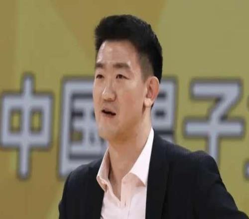 真把自己當腕了！絕殺廣東信心爆棚，戰(zhàn)廣廈7投1中，場上一頓胡扔