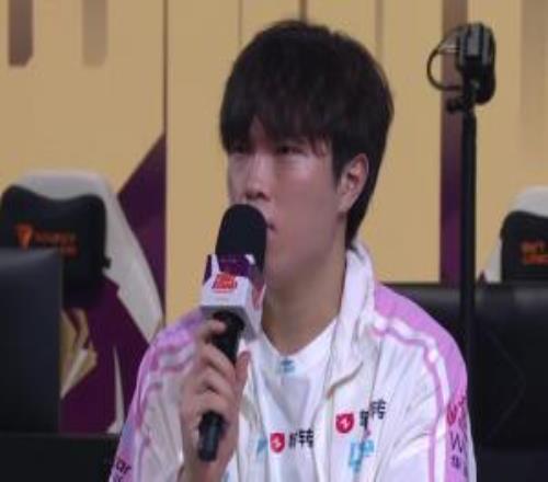 Bin：G2是除了我們以外最強(qiáng)的隊(duì)如果打到第五把最后結(jié)果很難預(yù)測(cè)