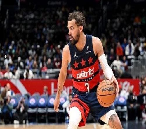 奇才官宣：特雷杨右股四头肌挫伤与下