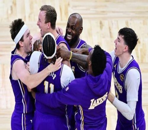 東契奇談肯納德絕殺：他是聯(lián)盟最出色的射手之一我對他充滿信心