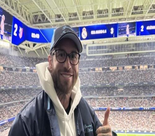 老熟人，拉莫斯現(xiàn)身伯納烏觀看馬德里德比