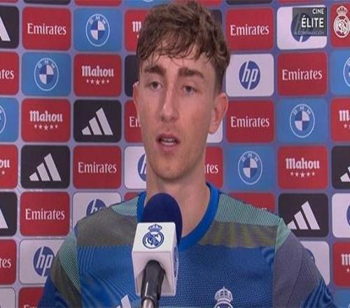 赫伊森：巴爾韋德既沒有亮鞋釘也沒有很用力，應(yīng)該是黃牌