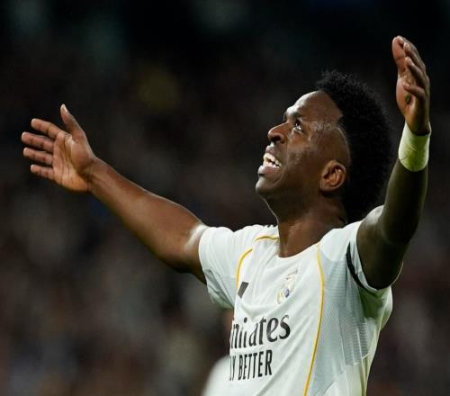 點球+紅牌！一場32，讓皇馬逆襲馬競，維尼修斯神了：梅開二度