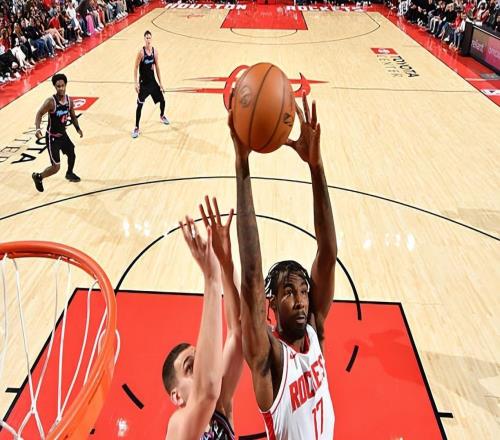 淪為板凳后狀態(tài)依然沒有起色，火箭鋒線新星的情況真是令人擔(dān)心