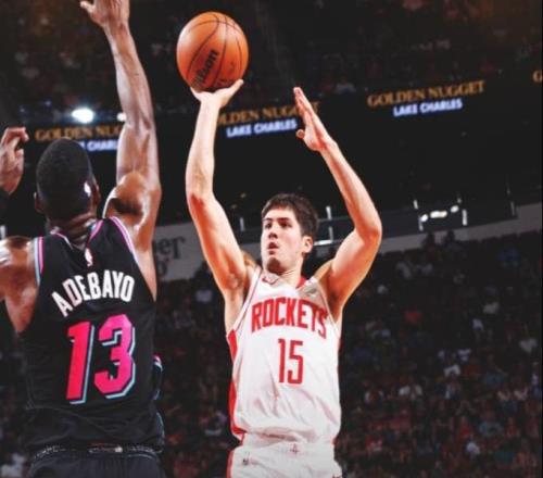 “臥底”浮出水面，火箭221一波流帶走比賽，烏度卡命真硬