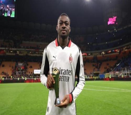 【復(fù)盤】米蘭變陣擒牛，腳下絆蒜的“喜劇人”成為MVP