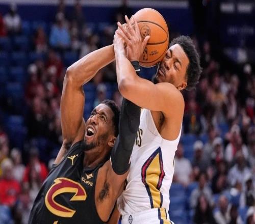 哈登20+6+10末節(jié)13分！騎士15分逆轉(zhuǎn)雙殺鵜鶘米切爾27分