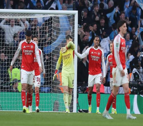 阿森納丟冠罪人！31歲替補(bǔ)門將0撲救+兩度致命失誤3次決賽均演砸