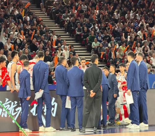 CBA最新排名：廣東前三位置不穩(wěn)，上海10連勝領(lǐng)跑，新疆又掉隊(duì)