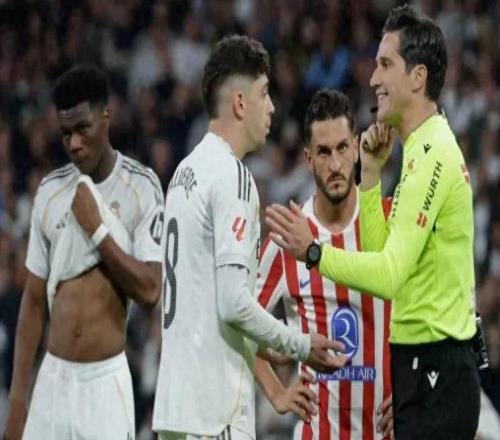 宿敌重逢再引风波:巴尔韦德背后犯规被罚下,伯纳乌愤怒