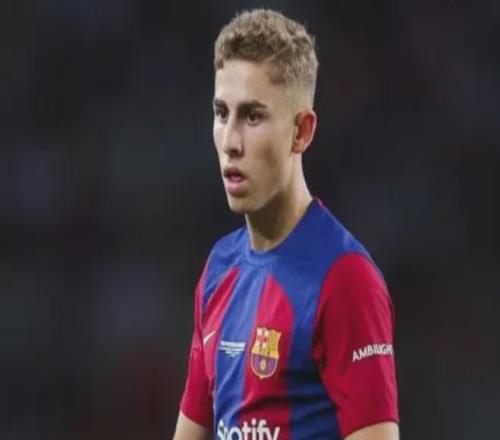 欺軟怕硬！兩名球員同場比賽都被換下，巴薩教練的回應卻大不一樣