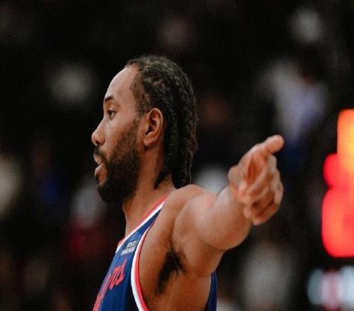 快船最多領先46分大勝雄鹿小卡28+5連續48場20+創紀錄