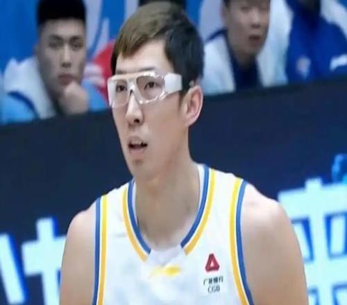 CBA周琦8罰0中！北汽男籃再度陰溝翻船敗走長(zhǎng)春