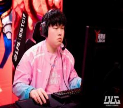 理性討論：給除了S賽以外的國際賽事FMVP設(shè)計(jì)皮膚，是不是會(huì)減少“唯S冠論”