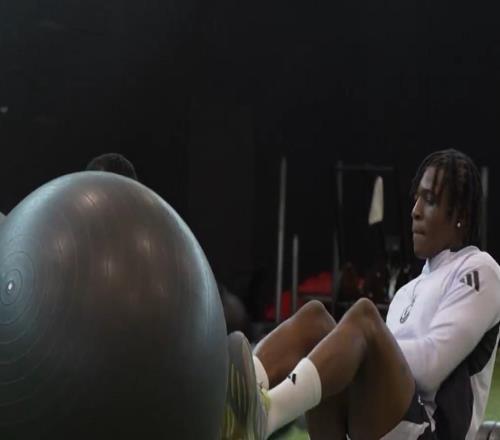 曼联官方:多古正在努力进行恢复训练,力争在本赛季回归