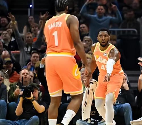 隨著騎士5分險(xiǎn)勝，國(guó)王慘敗44分，NBA最新排名出爐！尼克斯7連勝