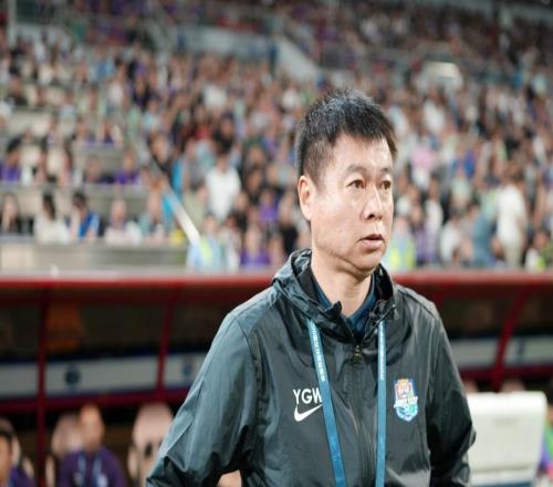 最新垫底成绩!舆论争议!保级前景于根伟这样说!