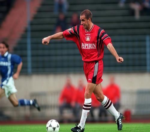 卡恩忌惮的重炮手,还是巴拉克曾经的榜样,却不受德国队重视