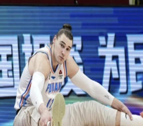 记者:山东新外援斯蒂尔周五与球队会合,并将开始随队训练